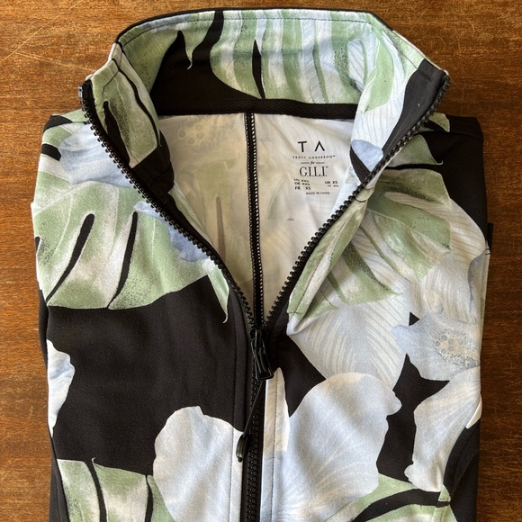 NWOT TA Tracy Anderson G.I.L.I. Zip Front Peplum Jacket Black Palm - Picture 7 of 11
